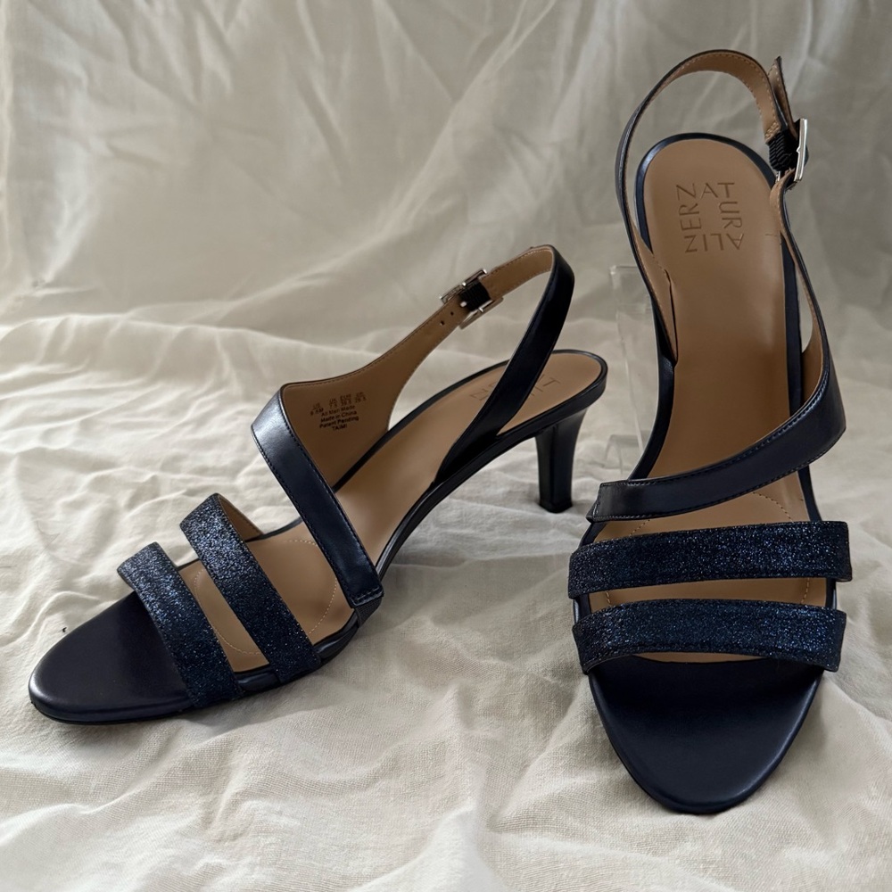 Naturalizer Sparkly Navy Blue Strapped Heel Size 9.5